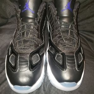 Air Jordan 11 Retro Low IE